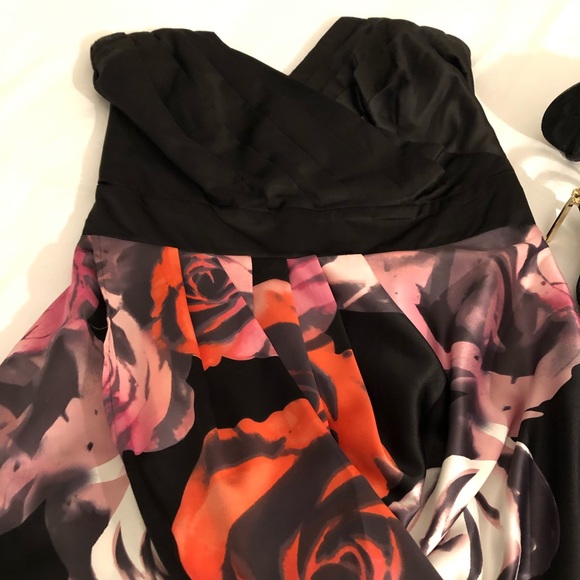 Cute mini party dress with floral print - Picture 3 of 5